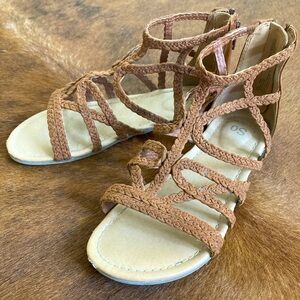 SO Girl’s Strappy Sandal (Kohl’s) Sz 4 Med. Barely Worn!